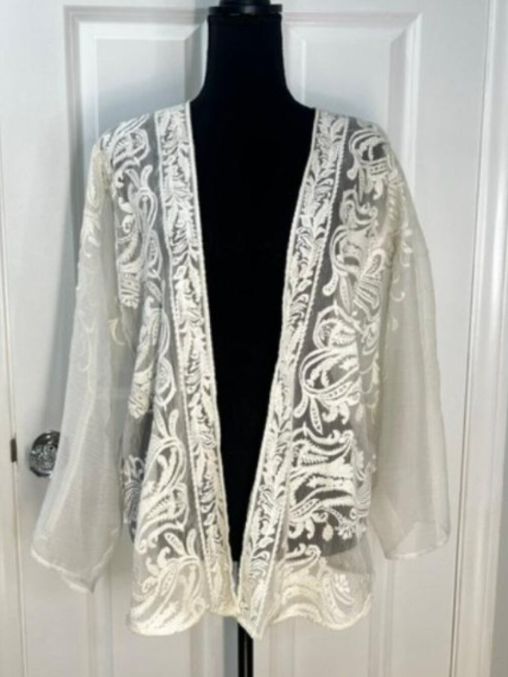 Anthropologie Beyond Vintage Embroidered Lace Kimono – Size XS/Small - Picture 5 of 12